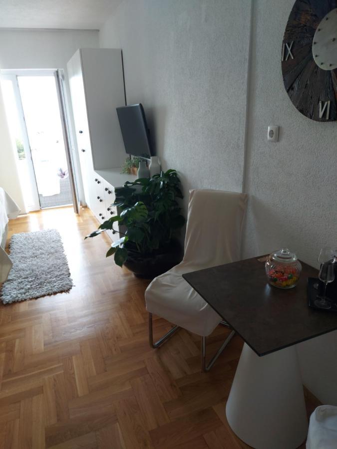 Apartments Iris ブレラ エクステリア 写真