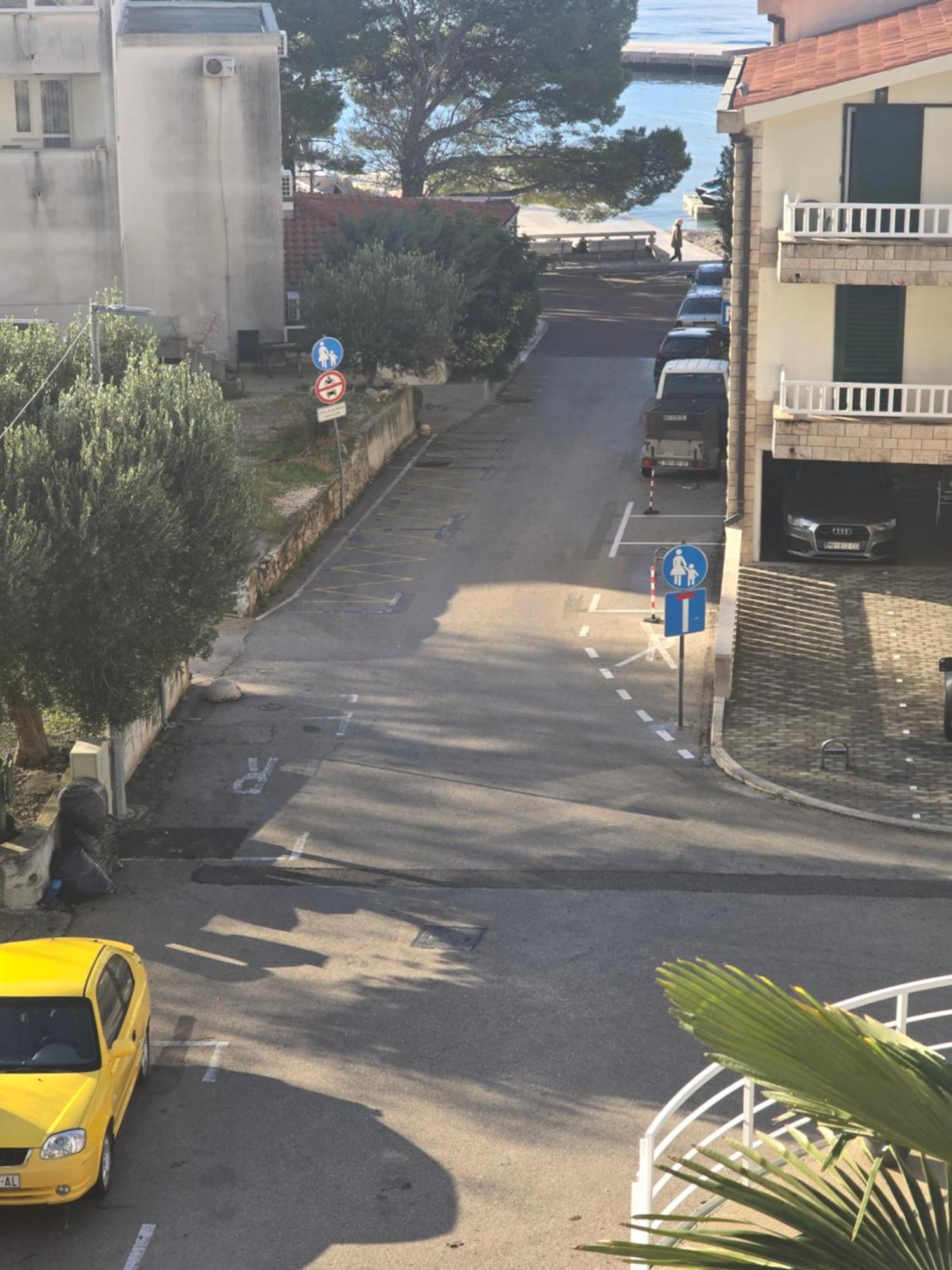 Apartments Iris ブレラ エクステリア 写真