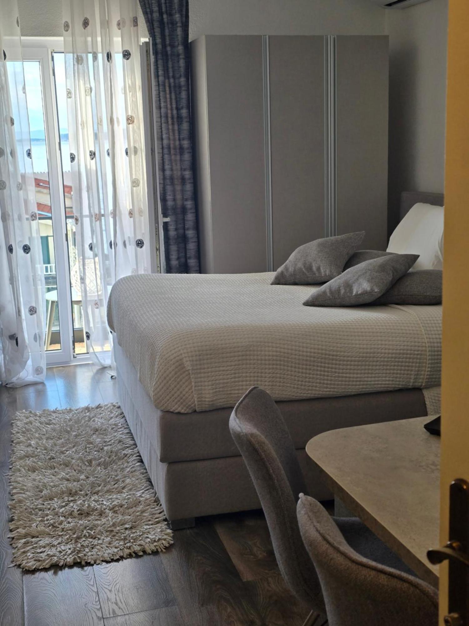 Apartments Iris ブレラ エクステリア 写真